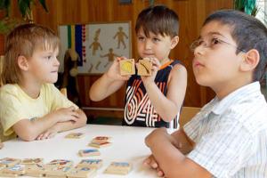 کودکان دو زبانه عملکرد مغز بیشتری نسبت به تک‌زبانه‌ها دارند
