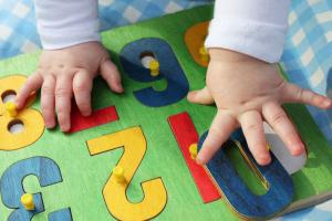 گفت‌و‌گوی ریاضی با نوزادان و کودکان نوپا