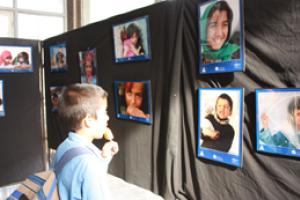 برپایی نمایشگاه عکس از کودکان افغان