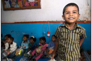آموزش رایگان ارمغانی برای بچه های هند
