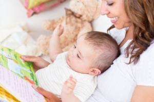پیشنهاد هایی برای خواندن کتاب با نوزادان پیش از خواب