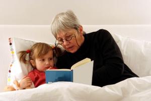 پیشنهادهایی برای مطالعه هنگام خواب با کودکان نوپا