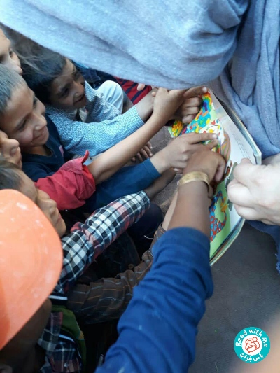 «با من بخوان» مهمان تابستان‌های داغ کودکان کوره‌پزخانه‌های محمودآباد 