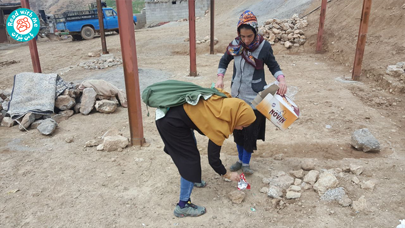 حضور ترویج‌گران داوطلب کرمانشاهی «با من بخوان» در روستاهای سیل‌زده لرستان