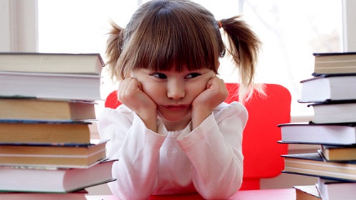کودک بی علاقه به کتاب