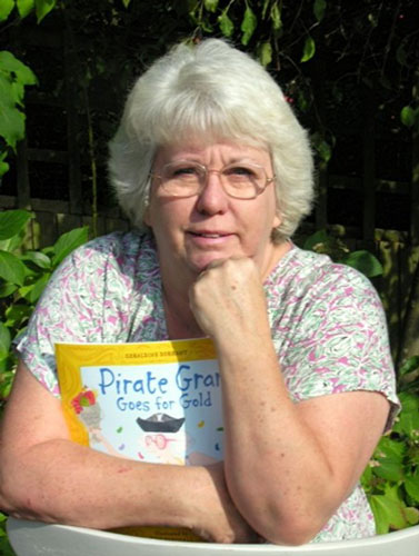 نویسنده کتاب مادربزرگ دزددریایی و هیولاها