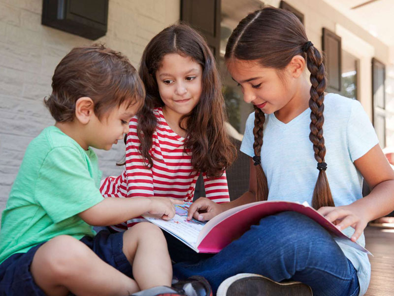 گفت‌وگو کردن با کودکان ۹ تا ۱۲ سال با کتاب