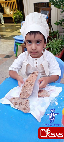 پخت نان در موزه کودکی ایرانک