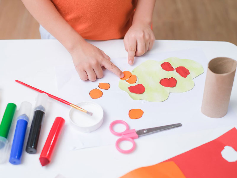 ساخت کاردستی کم هزینه با کودکان در خانه