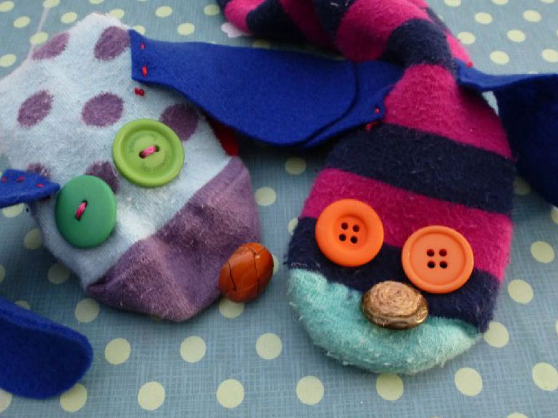 کاردستی بازیافتی از پارچه کهنه و دکمه 