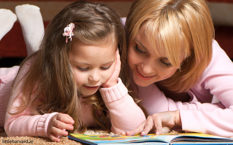 توسعه مهارت کلامی کودک با کتابخوانی مادر