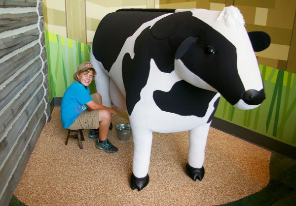گاو شیرده در موزه کودکی