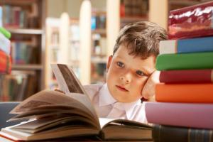 کتاب‌خوانی در موقعیت‌های محدود جسمی: چگونه مشارکت ایجاد کنیم؟
