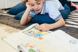 کدام کتاب‌ها برای کودکان نارساخوان مناسب‌اند؟