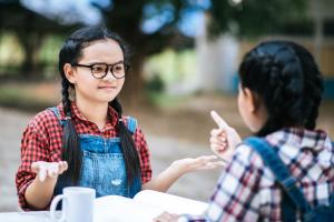 مدل خواندن تحلیلی و تفسیری - آموزش تفکر عمیق در مطالعه نوجوانان مدل خواندن تحلیلی و تفسیری - آموزش تفکر عمیق در مطالعه نوجوانان