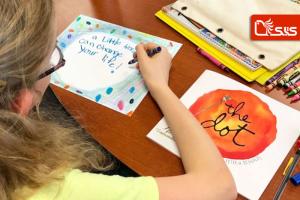 ترویج فرهنگ مهرورزی در کلاس درس با بلندخوانی کتاب‌های نقطه و نقاشی‌های مچاله