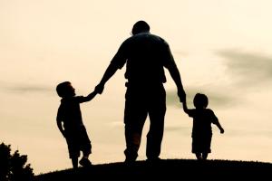 ۷ باید و نباید برای کمک به خانواده‌تان جهت ایجاد مهارت‌های همدلی