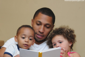 چگونه کودک را به کتاب خواندن علاقه مند کنیم؟