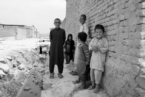 چگونه با کودکان حاشیه‌نشین شهری کتاب بخوانیم؟