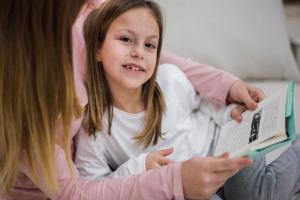 داستان اجتماعی چیست و چگونه برای کودک اوتیستیک خود بسازیم؟
