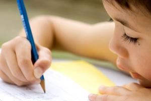 کمک به کودکان برای پرورش مهارت نوشتن