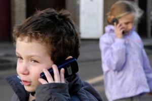 آیا استفاده از تلفن همراه برای کودکان خطرناک است؟