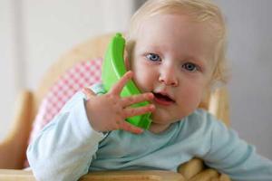 نوزادان چگونه حرف زدن را می آموزند؟