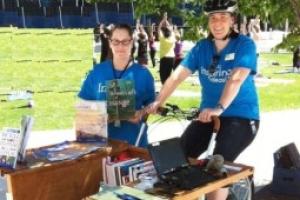 کتابخانه عمومی «وینیپگ» با دوچرخه به خوانندگان کتاب عرضه می‌کند