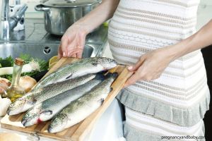  مصرف ماهی در دوران بارداری مفید برای رشد مغز کودک