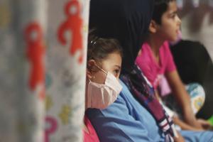 ارمغان «با من بخوان» برای کودکان بیمار تبریز