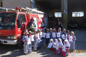 کودکان برنامه‌ «با من بخوان» یاد آ‌تش‌نشانان را در شهر خوسف گرامی داشتند