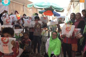 کودکان کوره‌پزخانه‌های جنوب تهران با بسته‌های کتاب‌ بدرقه شدند