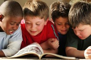 تاثیر  خواندن نشریه بر کودکان 