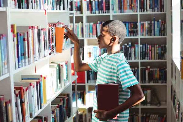 کتاب‌درمانی نوجوان - استفاده از کتاب برای رشد هیجانی و آرامش ذهنی