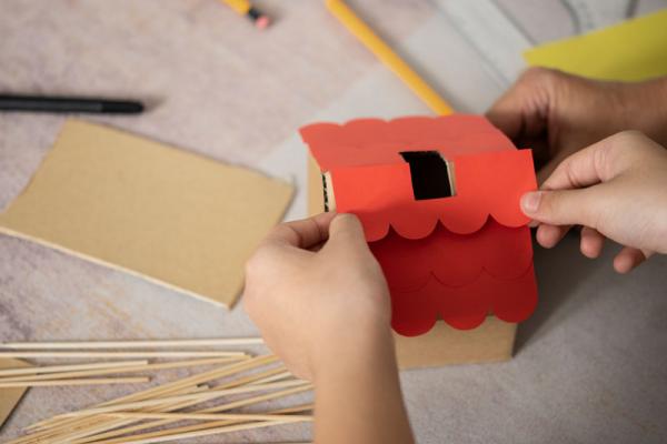 ساختن خانه‌ی افسانه‌ای با کلاژ