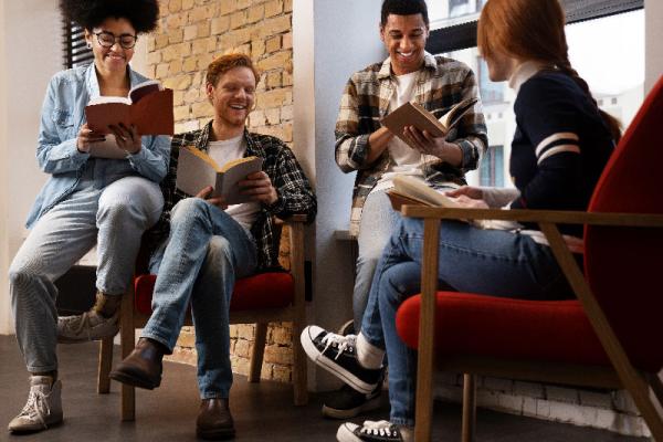 خواندن گروهی یا هم‌خوانی نوجوانان - روش مشارکتی برای لذت و یادگیری از کتاب