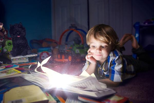 خواندن خلاق و بازآفرین - پرورش تخیل و خلاقیت در کتاب‌خوانی نوجوان