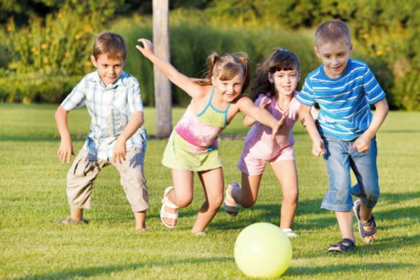 بازی های گروهی مناسب برای کودکان در تعطیلات نوروزی