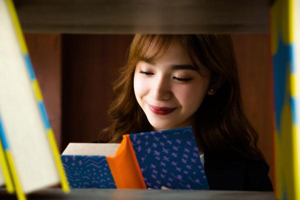 خواندن با لذت و انتخابی - روش ایجاد علاقه و عادت به مطالعه در نوجوانان