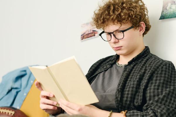 مدل خواندن انتقادی نوجوان - پرورش تفکر نقاد در مطالعه و تحلیل متن مدل خواندن انتقادی نوجوان - پرورش تفکر نقاد در مطالعه و تحلیل متن