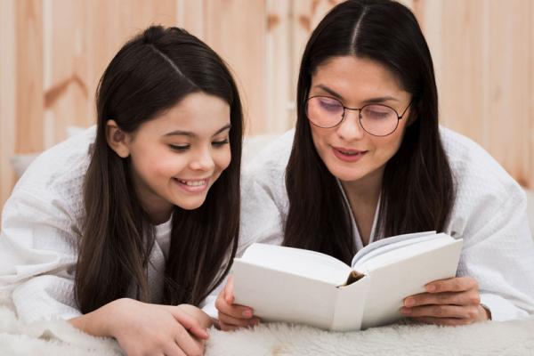 نقش والدین در حفظ ارتباط خواندن با نوجوانان در دوران بلوغ و استقلال