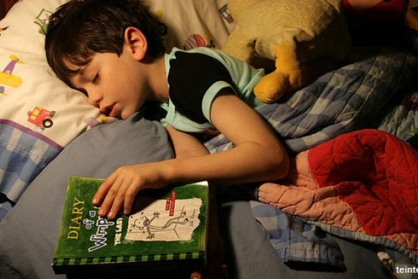 فواید کتابخوانی برای کودکان فواید کتابخوانی برای کودکان