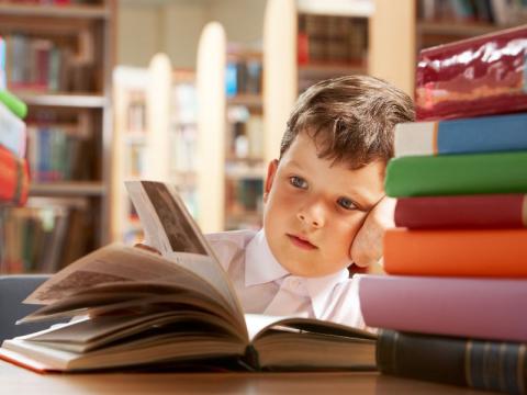 کتاب‌خوانی در موقعیت‌های محدود جسمی: چگونه مشارکت ایجاد کنیم؟