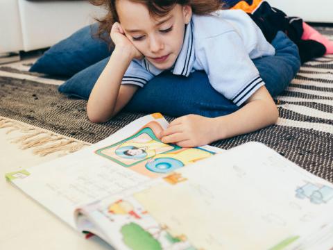 کدام کتاب‌ها برای کودکان نارساخوان مناسب‌اند؟