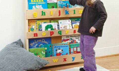 چگونه کتابخانه کودک خود را با بودجه کم بسازم؟