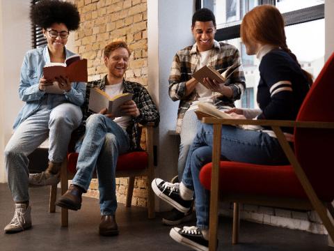 خواندن گروهی یا هم‌خوانی نوجوانان - روش مشارکتی برای لذت و یادگیری از کتاب