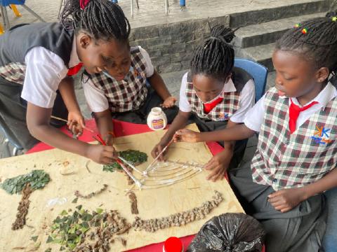 کاردستی با وسایل دورریختنی در مدرسه