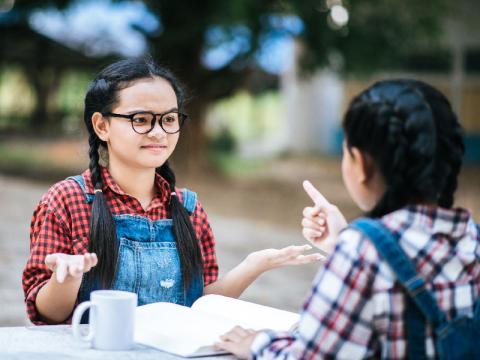 مدل خواندن تحلیلی و تفسیری - آموزش تفکر عمیق در مطالعه نوجوانان