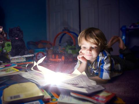 خواندن خلاق و بازآفرین - پرورش تخیل و خلاقیت در کتاب‌خوانی نوجوان