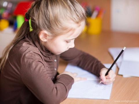 حق چپ‌ دستی ، رهایی کودک از بندهای پدرسالاری 
